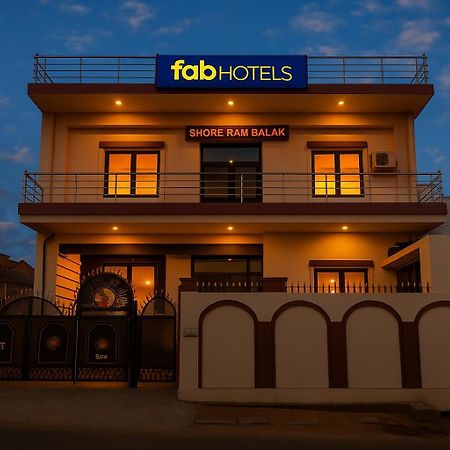 Fabexpress Awadh Inn - 400M From Shri Ram Janam Bhumi Ayodhya Exteriör bild