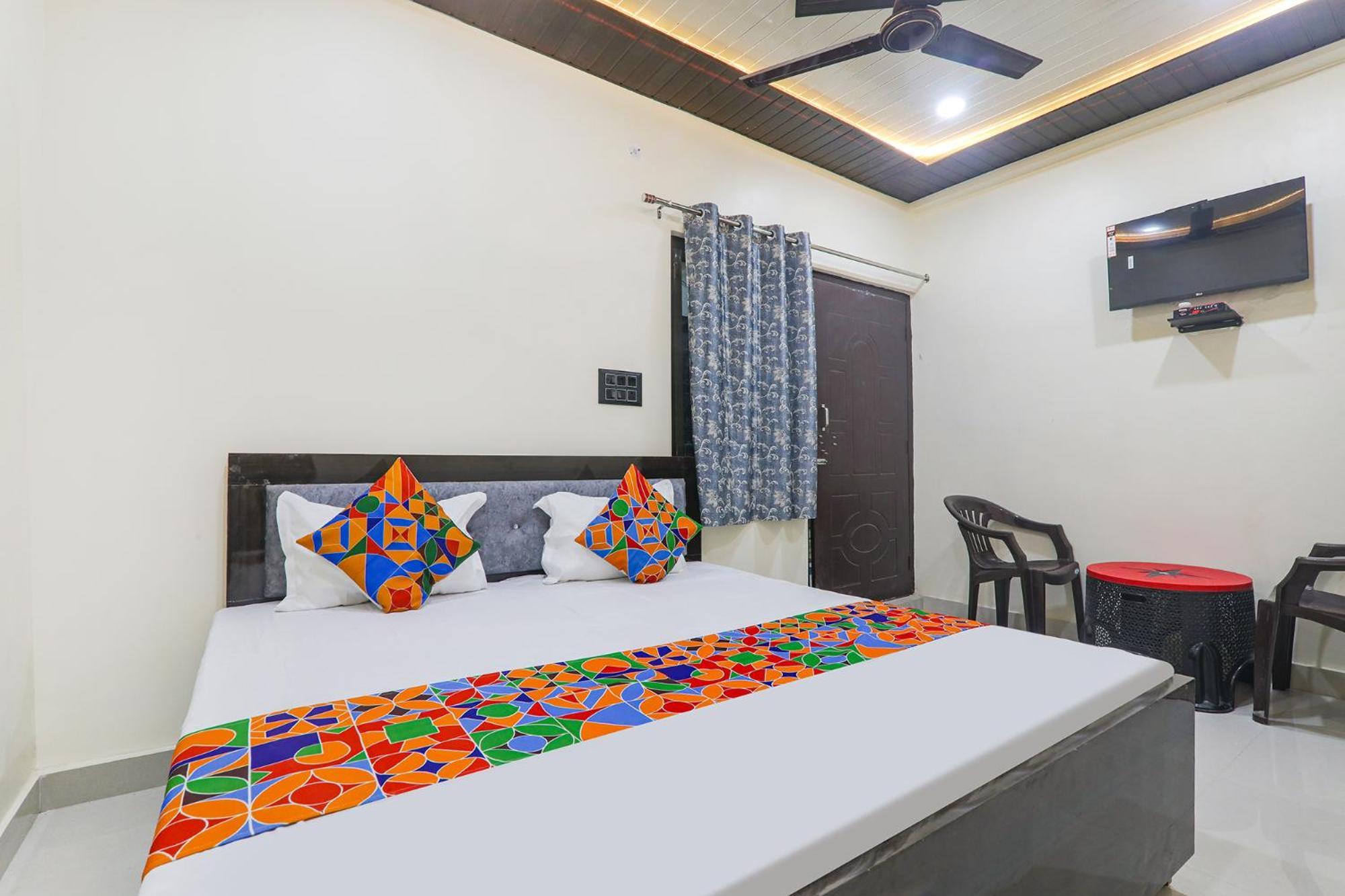 Fabexpress Awadh Inn - 400M From Shri Ram Janam Bhumi Ayodhya Exteriör bild