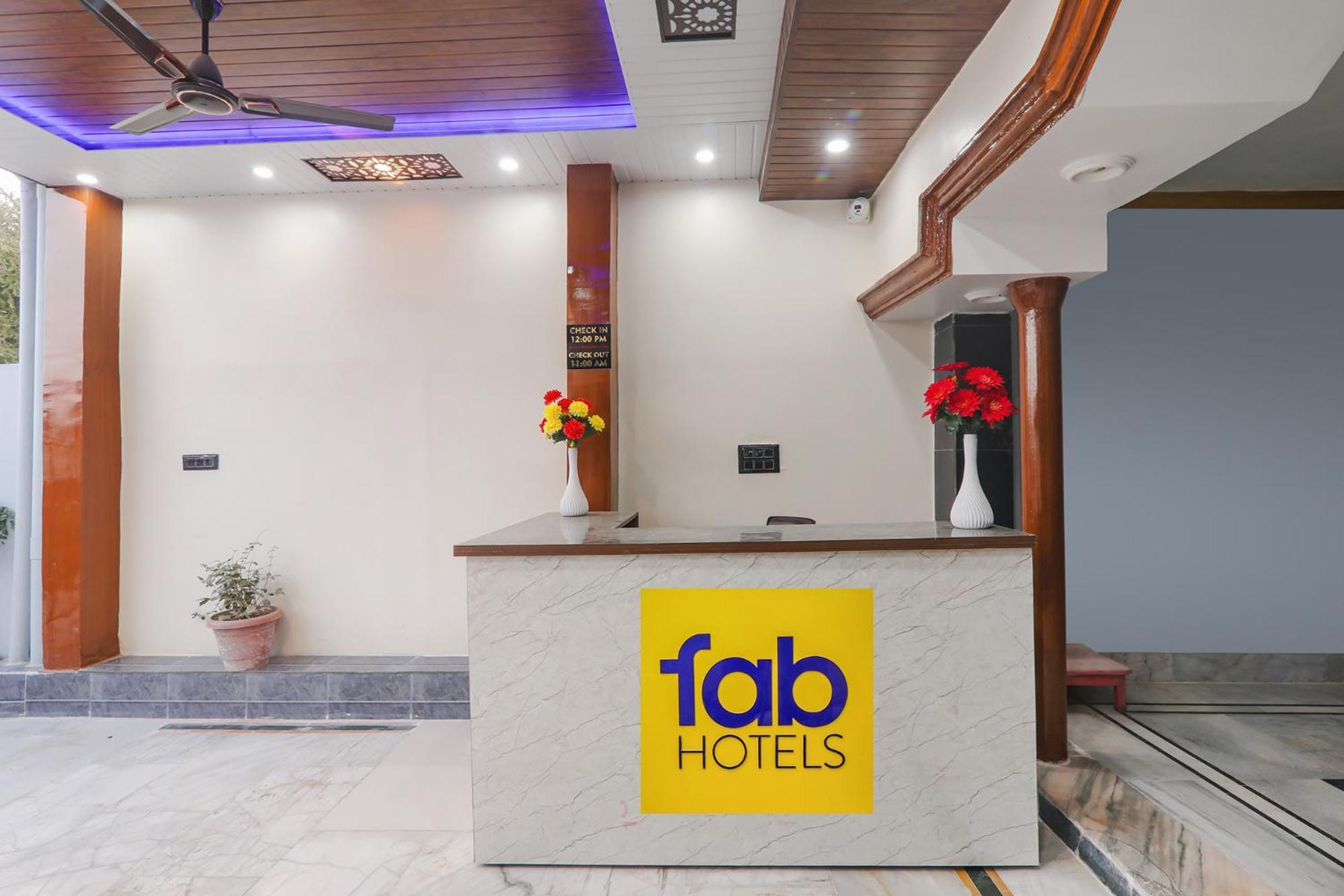 Fabexpress Awadh Inn - 400M From Shri Ram Janam Bhumi Ayodhya Exteriör bild