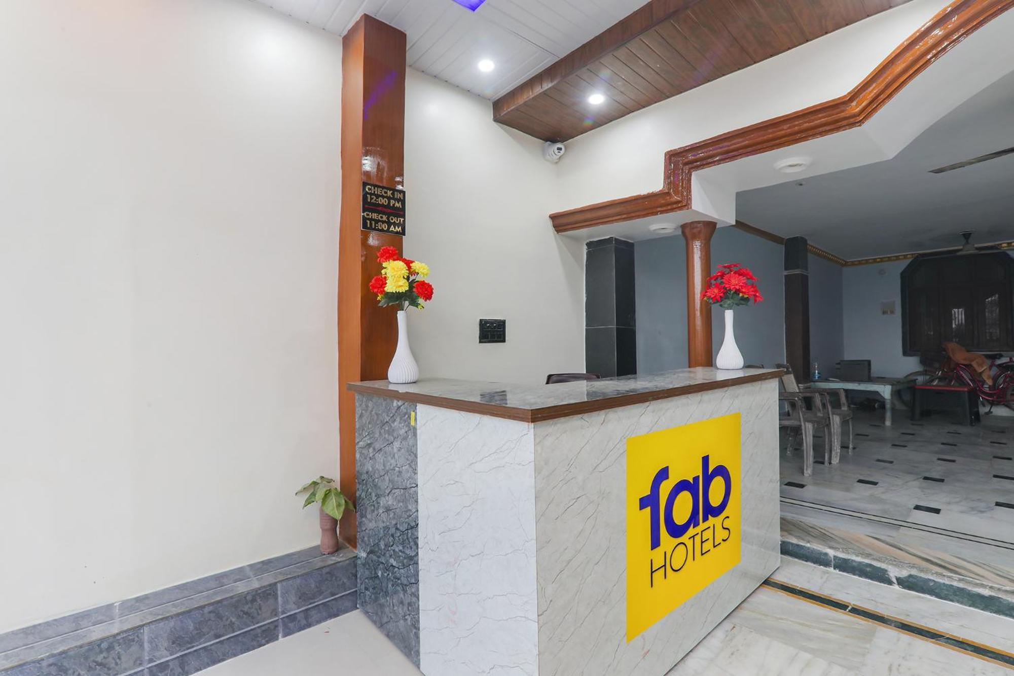 Fabexpress Awadh Inn - 400M From Shri Ram Janam Bhumi Ayodhya Exteriör bild