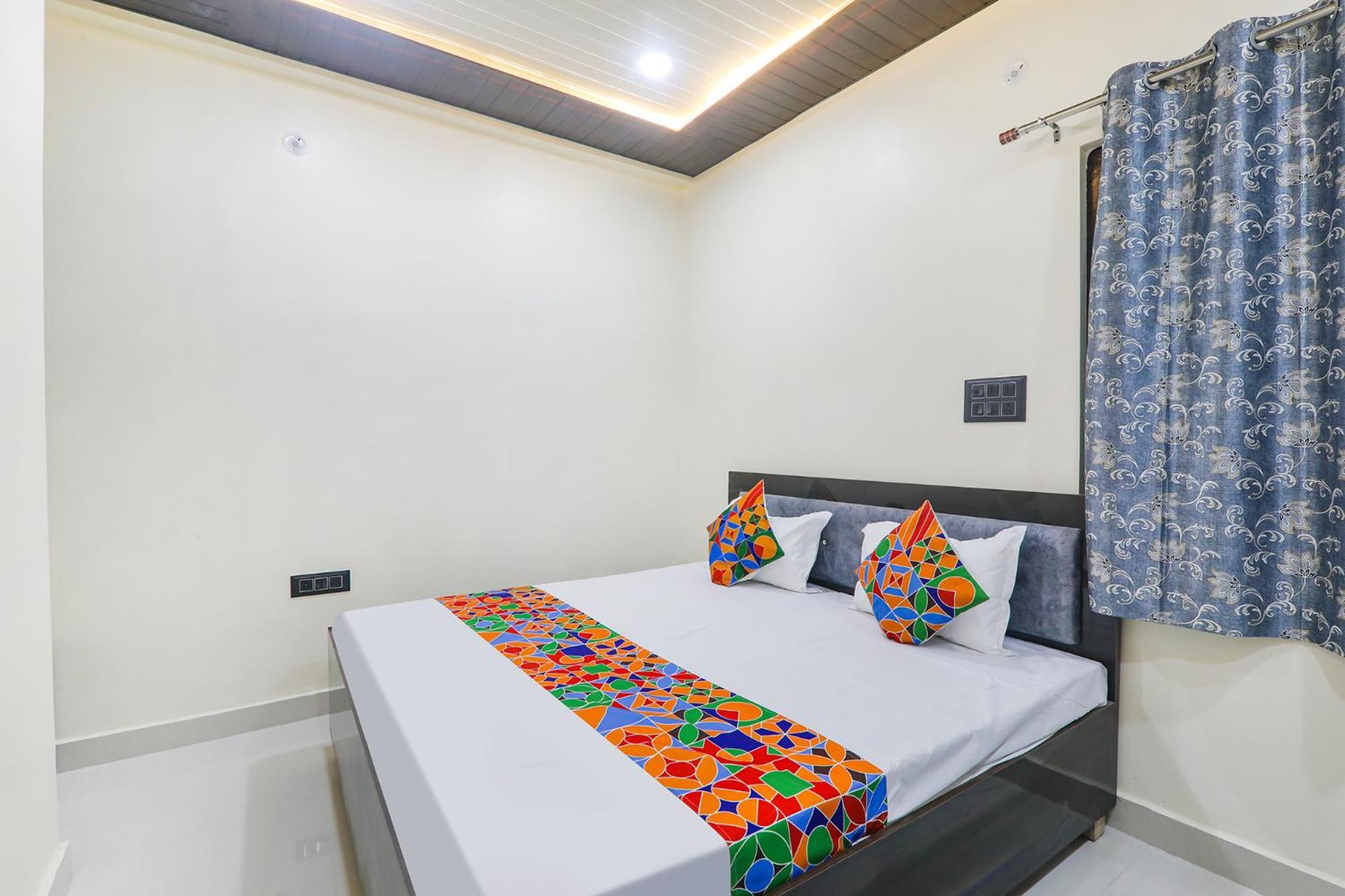 Fabexpress Awadh Inn - 400M From Shri Ram Janam Bhumi Ayodhya Exteriör bild